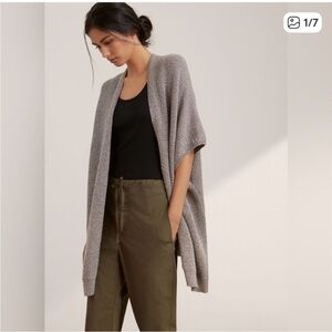 Community Ionic Cape